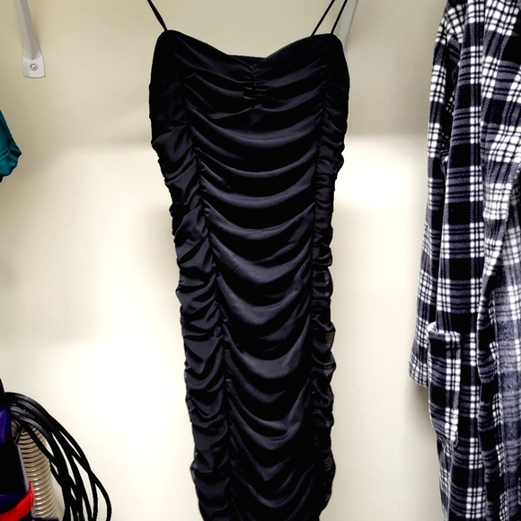 Black Ruched Bodycon Mini Dress Size S - Picture 2 of 2